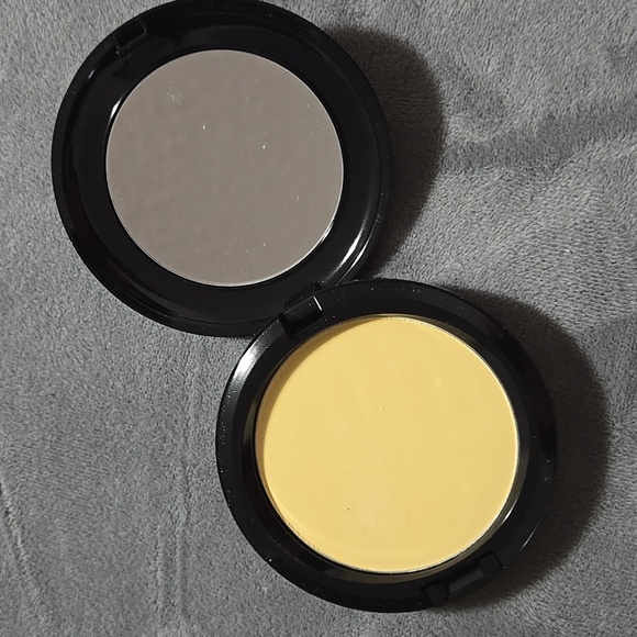 Mac prep + prime CC compact Neutralize - Picture 2 of 3